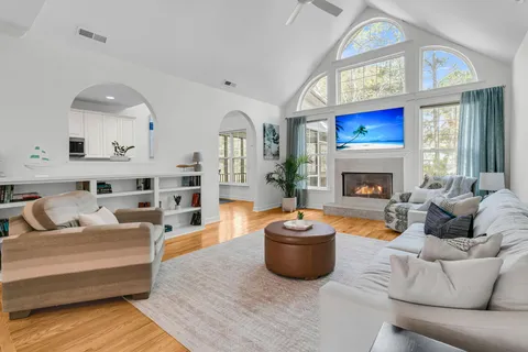 $1,095,000 | 1350 Brent Mill Court, Mount Pleasant, SC 29466