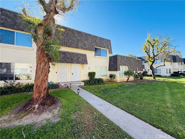 $585,000 | 6511 Wystone Avenue, Unit 4, Reseda, CA 91335