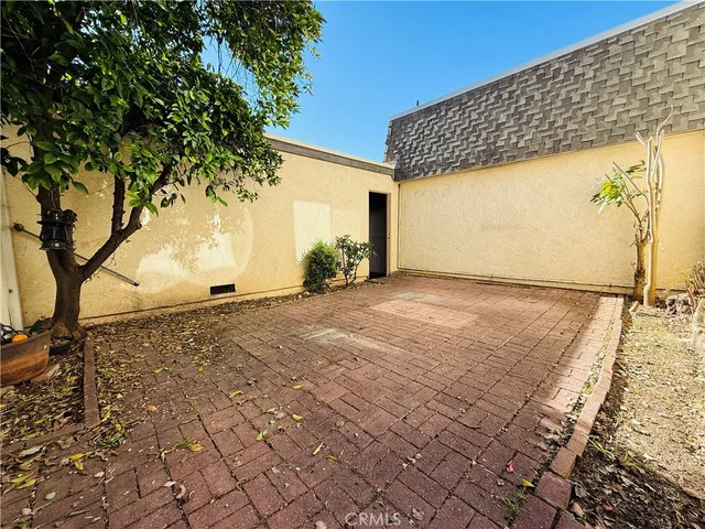 $625,000 | 6511 Wystone Avenue, Unit 4, Reseda, CA 91335