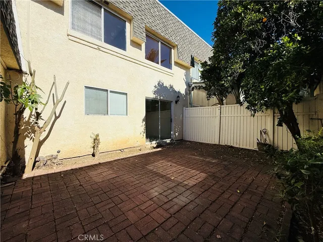 $625,000 | 6511 Wystone Avenue, Unit 4, Reseda, CA 91335