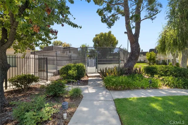 $625,000 | 6511 Wystone Avenue, Unit 4, Reseda, CA 91335