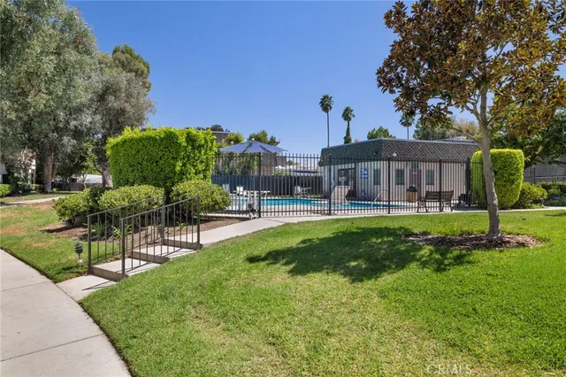 $625,000 | 6511 Wystone Avenue, Unit 4, Reseda, CA 91335