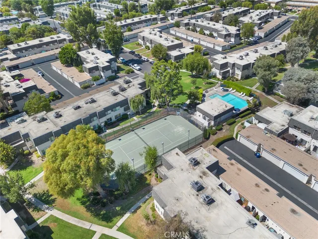 $625,000 | 6511 Wystone Avenue, Unit 4, Reseda, CA 91335