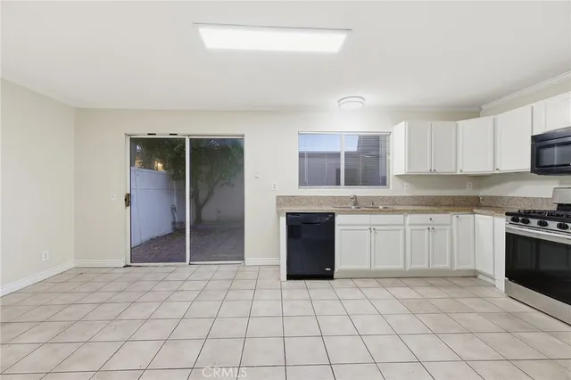 $625,000 | 6511 Wystone Avenue, Unit 4, Reseda, CA 91335