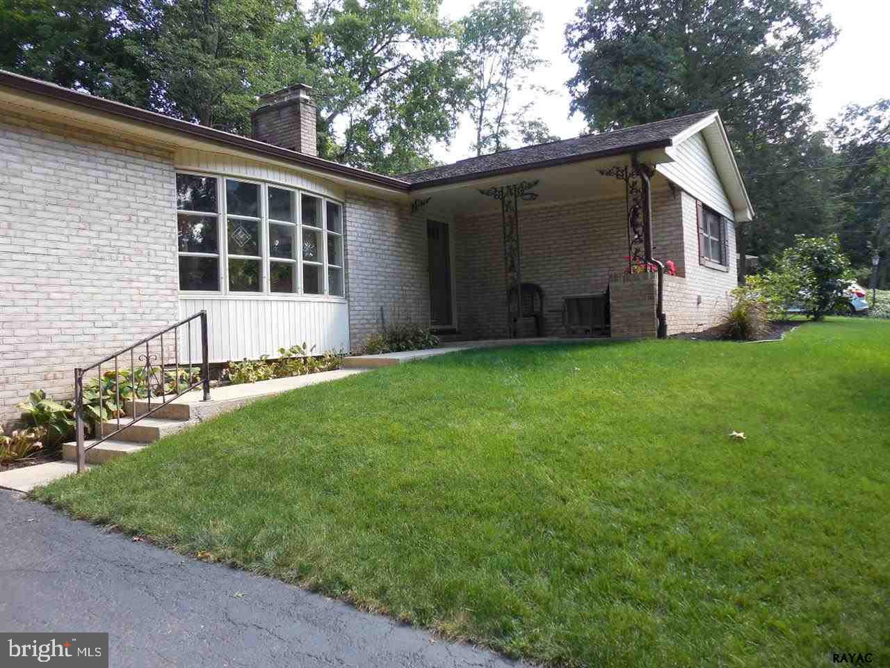 2661 Cambridge Road York, PA 17402 - Photo 4 of 36 Gallery Image 4