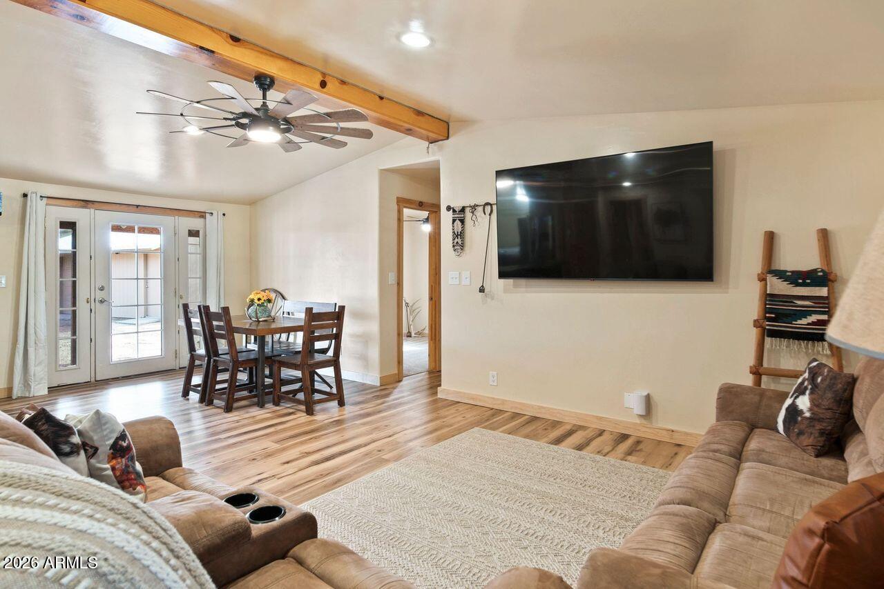 37115 South Rincon Road Wickenburg, AZ 85390 - Photo 8 of 28 rincon greatroom