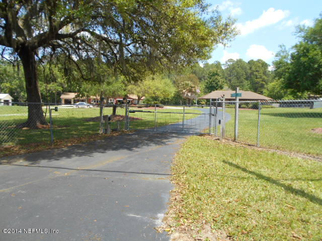 5191 Cedar Point Road Jacksonville, FL 32226 - Photo 95 of 107 65 full fence with electric gate