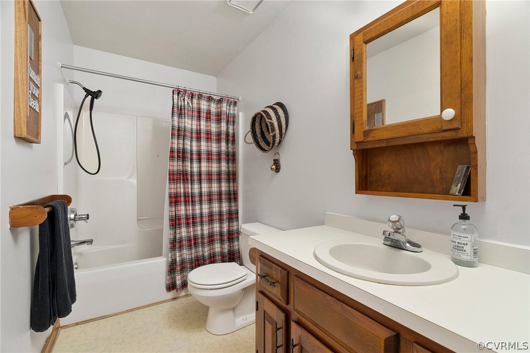 192 Patten Road King William, VA 23086 - Photo 22 of 30 Full hall bath