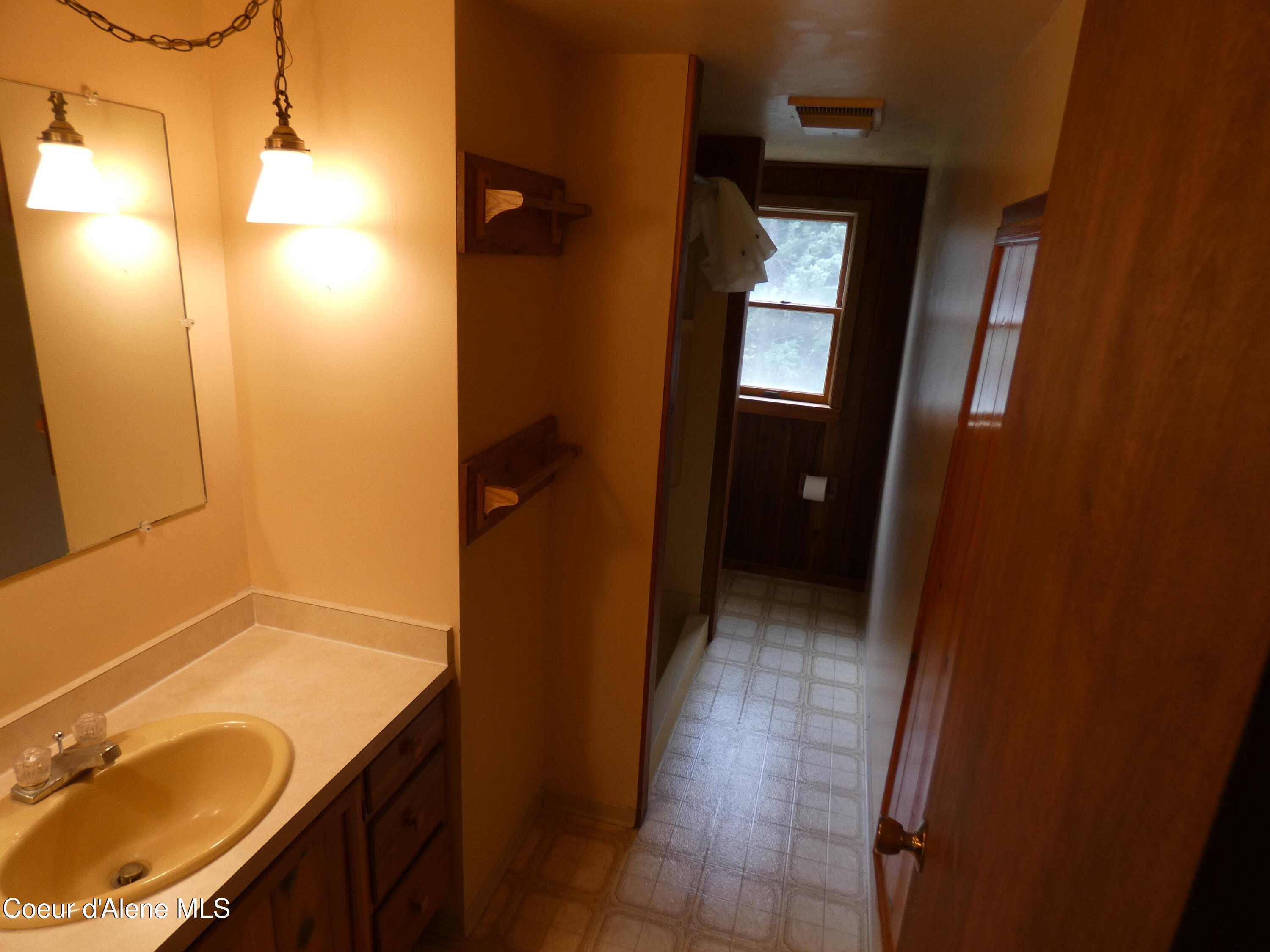 366 Yukon Road Bonners Ferry, ID 83805 - Photo 31 of 42 Upstairs Bath