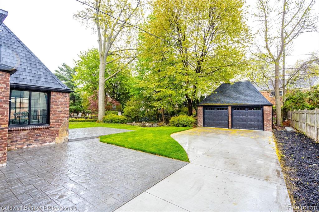 25 Hampton Road Grosse Pointe Shores, MI 48236 - Photo 37 of 45