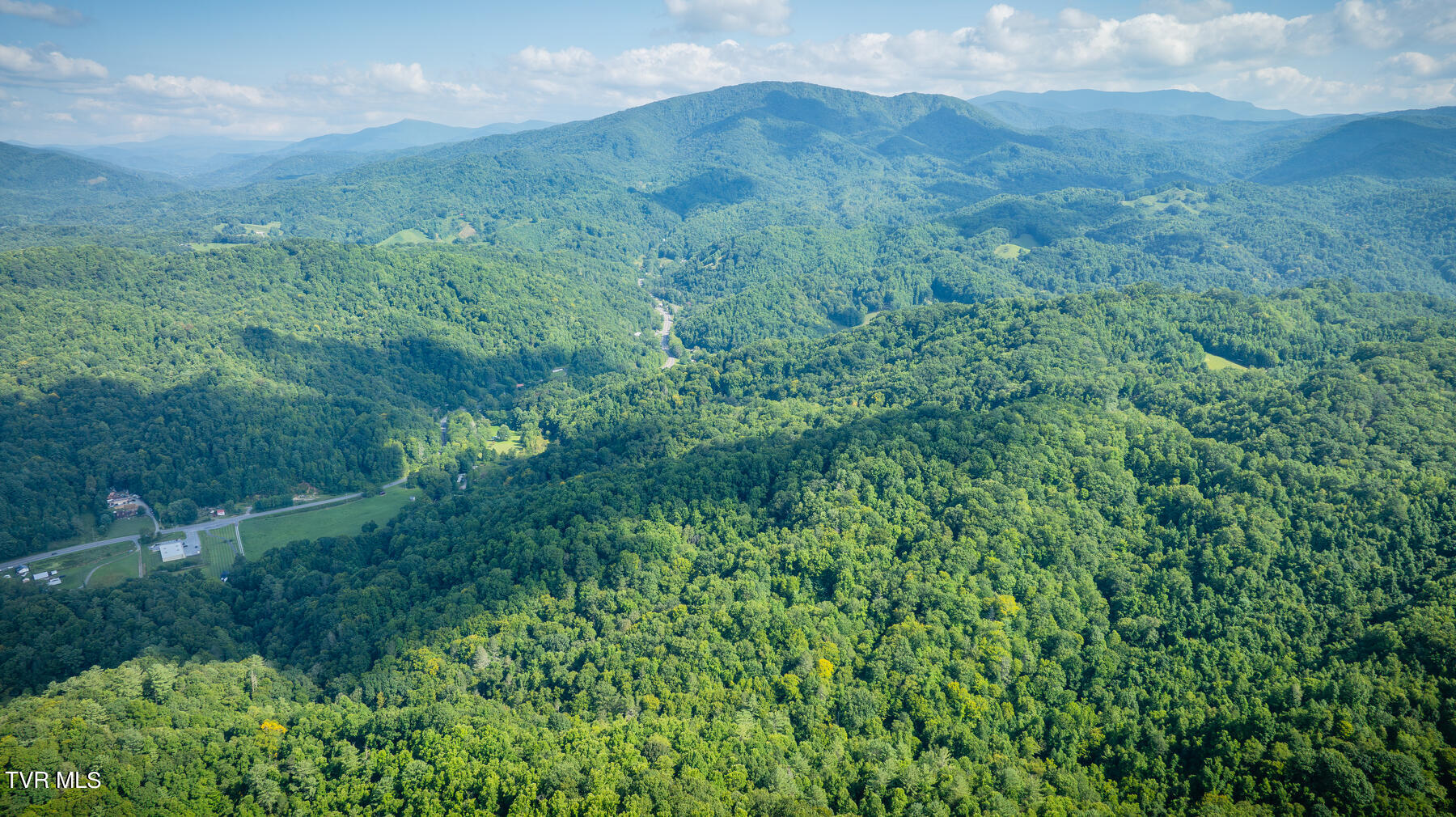 W Reece Hill Road Hampton, TN 37658 - Photo 9 of 17 109