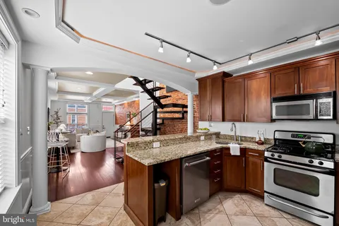 $439,000 | 719 South Eaton Street, Baltimore, MD 21224