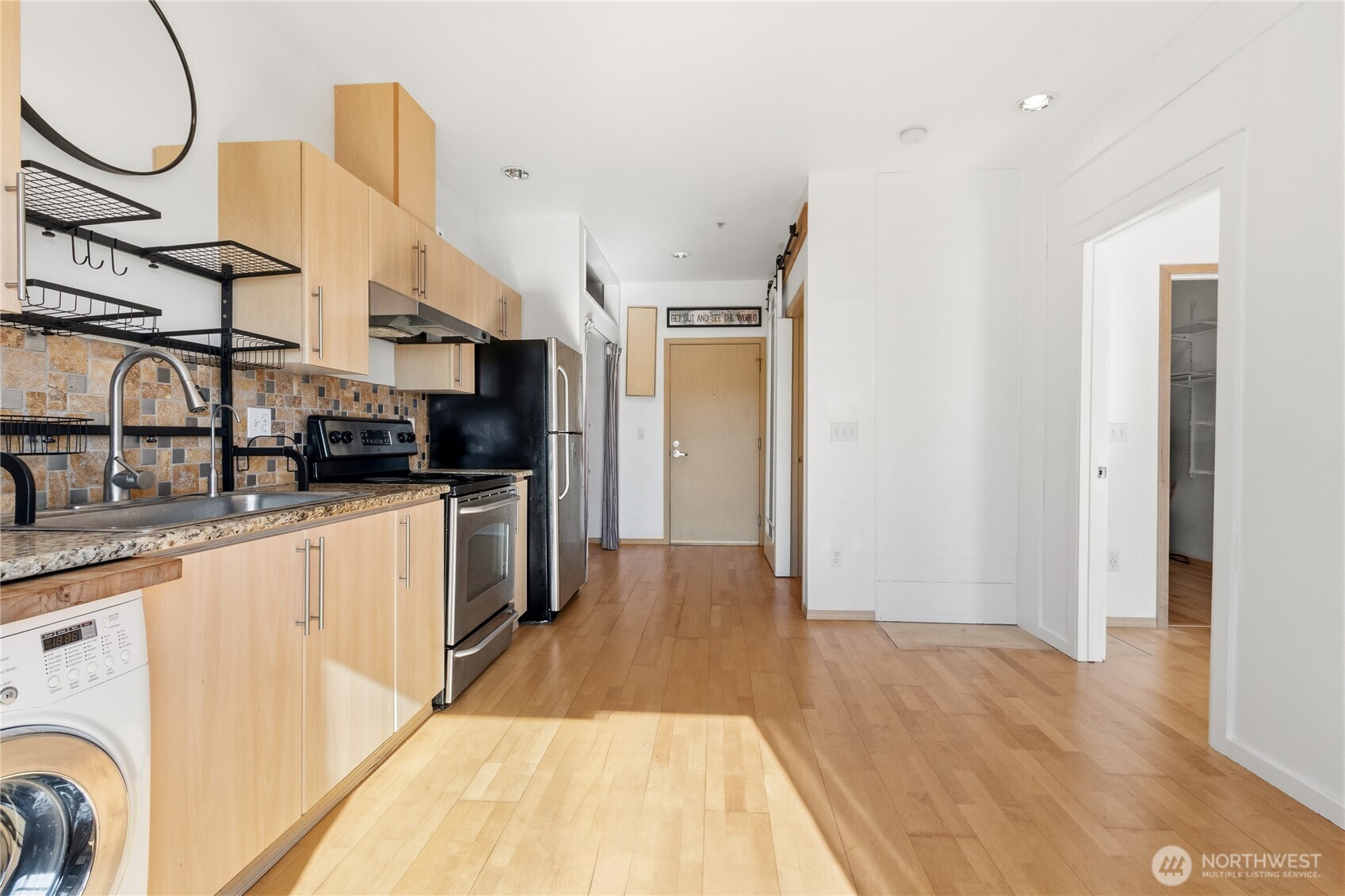 424 North 85th Street, Unit 404 Seattle, WA 98103 - Photo 11 of 31