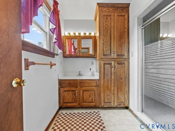 $750,000 | 1740 Paulette Lane, Blackstone, VA 23824