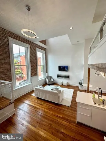 $2,000 | 171 East Davis Street, Unit 200, Culpeper, VA 22701