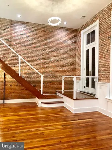 $2,000 | 171 East Davis Street, Unit 200, Culpeper, VA 22701