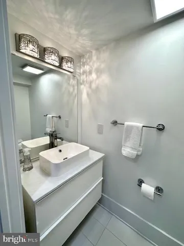 $2,000 | 171 East Davis Street, Unit 200, Culpeper, VA 22701