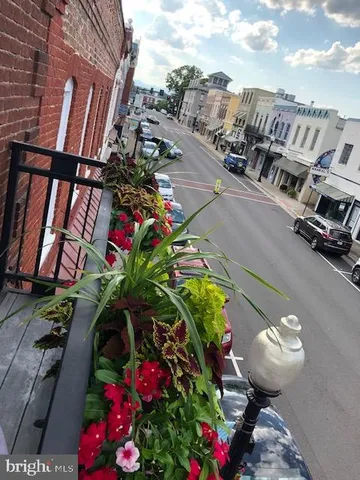 $2,000 | 171 East Davis Street, Unit 200, Culpeper, VA 22701