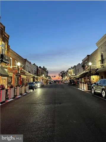 $2,000 | 171 East Davis Street, Unit 200, Culpeper, VA 22701