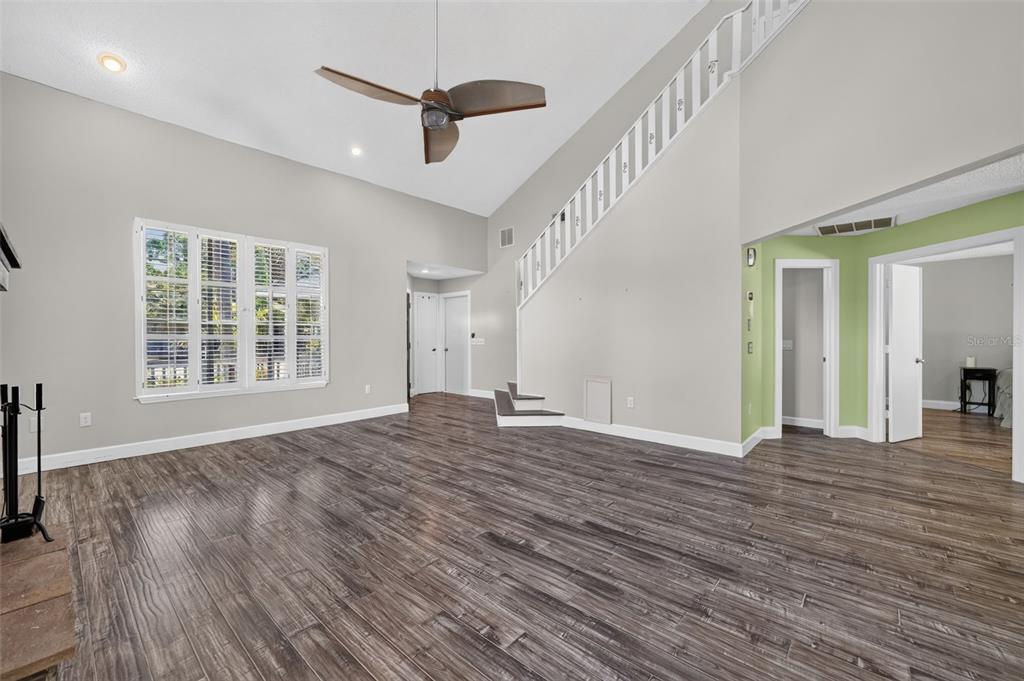 703 Riverside Drive Tarpon Springs, FL 34689 - Photo 12 of 47