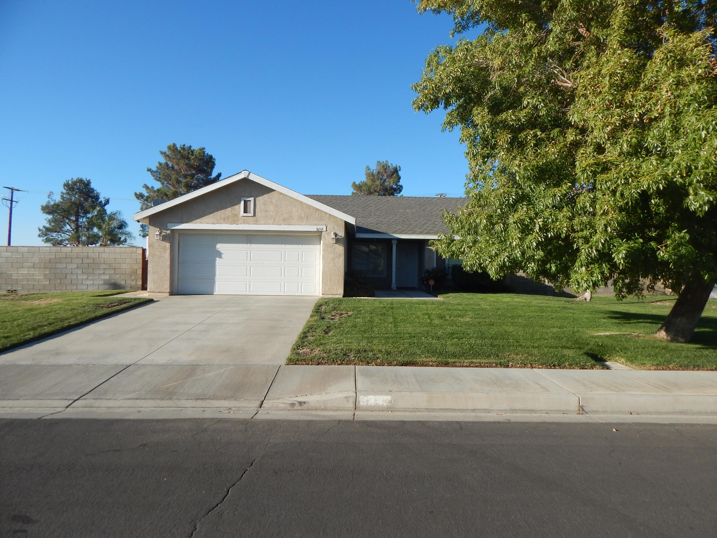 3243 Kayak Street Lancaster, CA 93535 - Photo 2 of 32 DSCN2787