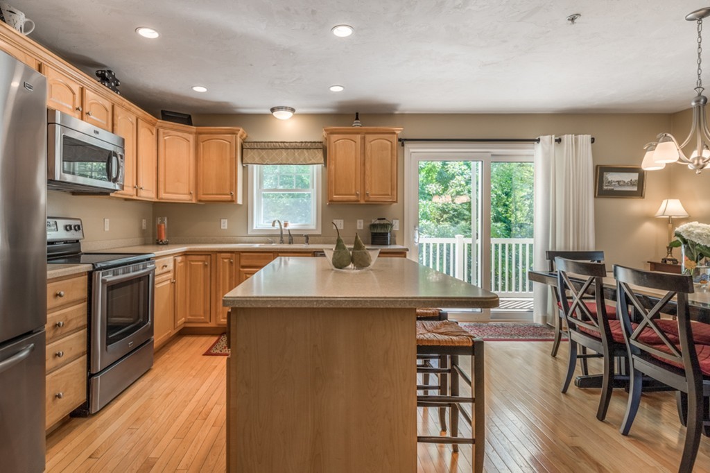 35 Collins Street, Unit 73 Danvers, MA 01923 - Photo 6 of 28