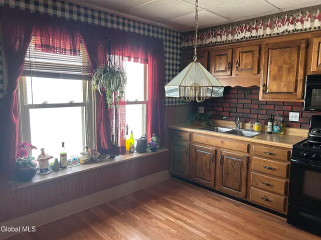 $319,900 | 77 Younglove Avenue, Cohoes, NY 12047