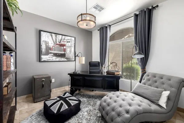 $2,800 | 2250 East Deer Valley Drive, Unit 15, Phoenix, AZ 85024