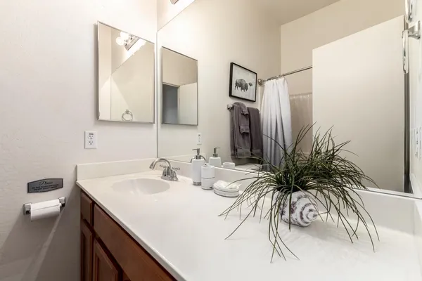 $2,800 | 2250 East Deer Valley Drive, Unit 15, Phoenix, AZ 85024