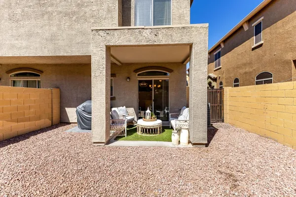 $2,800 | 2250 East Deer Valley Drive, Unit 15, Phoenix, AZ 85024