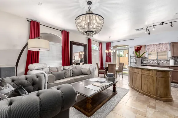 $2,800 | 2250 East Deer Valley Drive, Unit 15, Phoenix, AZ 85024