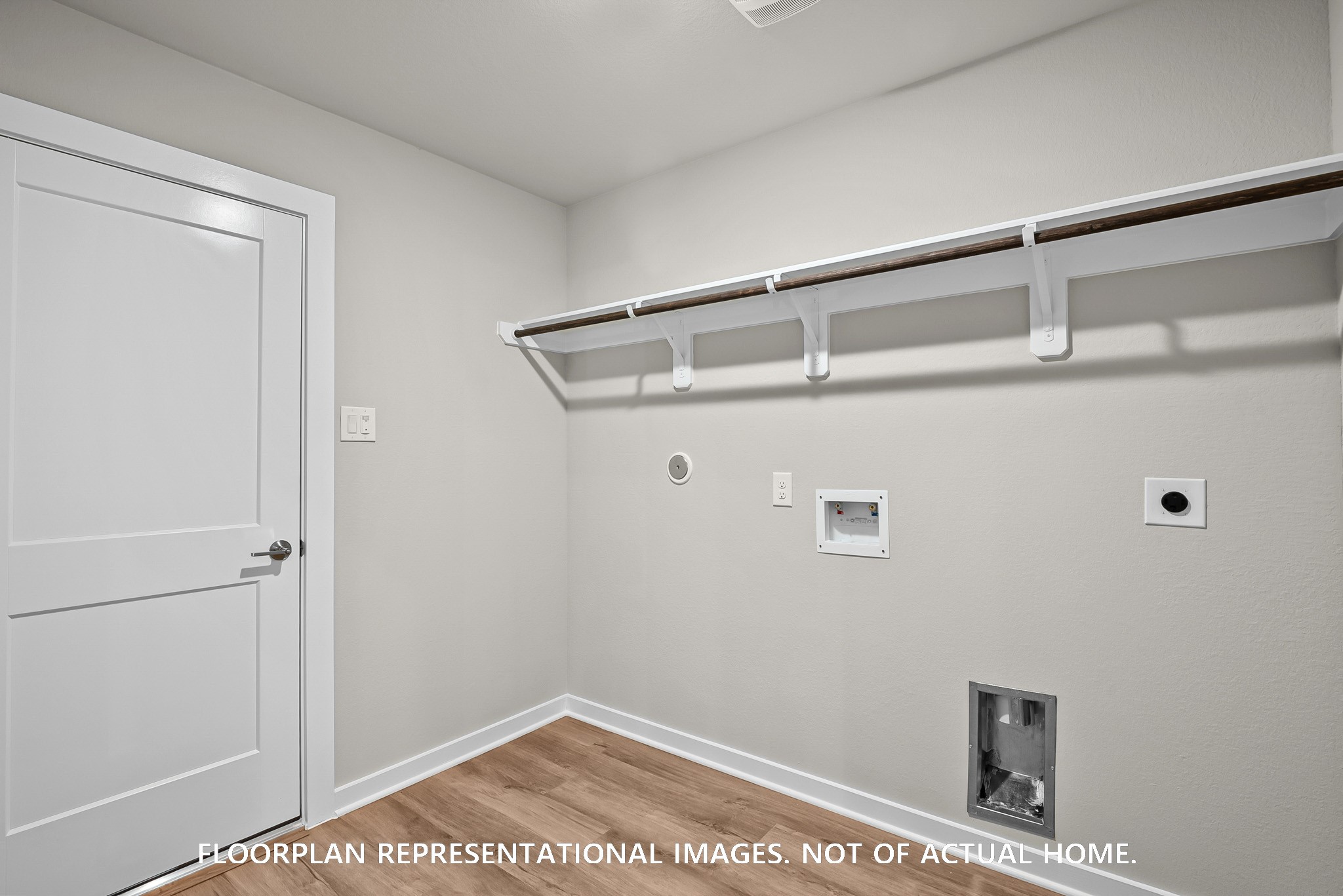 213 Draper Shadows Drive Willis, TX 77378 - Photo 12 of 19 a view of small space