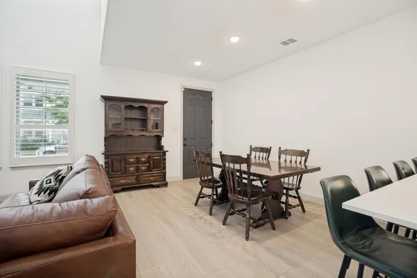 $2,600 | 420 Parkside Drive, Argyle, TX 76226
