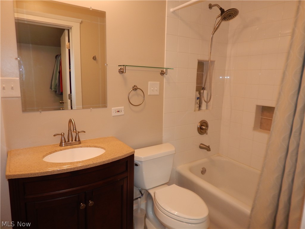 1669 Crest Road Cleveland Heights, OH 44121 - Photo 16 of 23