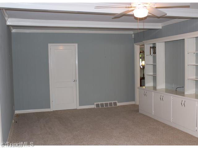 1507 Independence Road Greensboro, NC 27408 - Photo 8 of 15 Den/Family/Great Room.