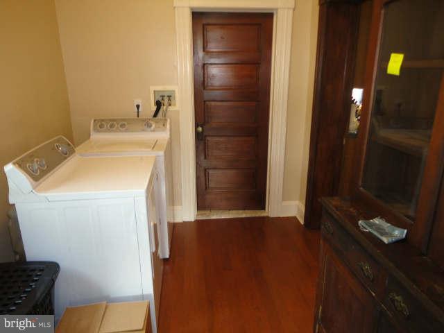 7520 Philadelphia Road Rosedale, MD 21237 - Photo 12 of 27 Mud room & Laundry