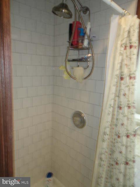 7520 Philadelphia Road Rosedale, MD 21237 - Photo 16 of 27 Shower