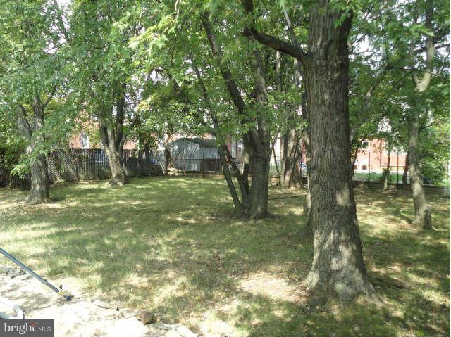 7520 Philadelphia Road Rosedale, MD 21237 - Photo 24 of 27 Back of lot shed and fence