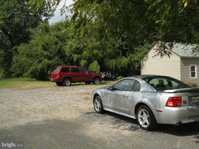 7520 Philadelphia Road Rosedale, MD 21237 - Photo 5 of 27 Parking area