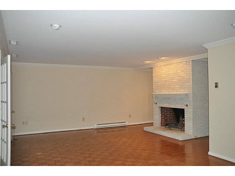 20 Foreside Common Road, Unit 20 Falmouth, ME 04105 - Photo 12 of 22 Living Room.
