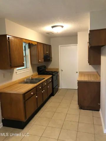 $1,350 | 6115 Forestgate Road, Horn Lake, MS 38637