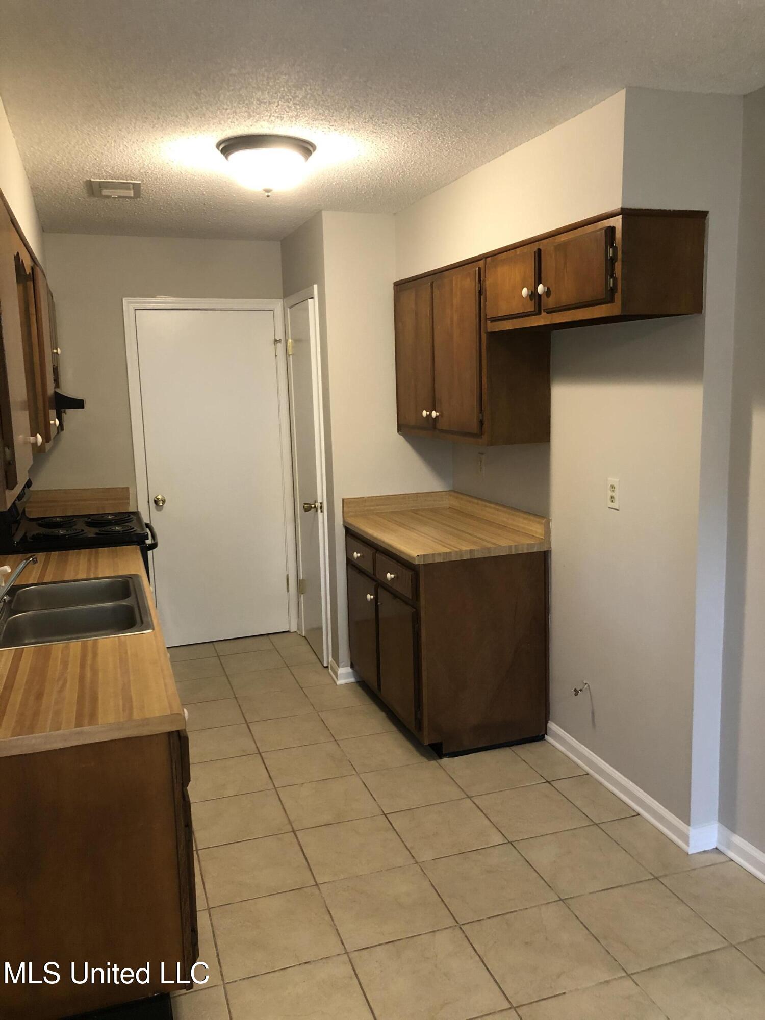 6115 Forestgate Road Horn Lake, MS 38637 - Photo 3 of 8 Photo Apr 27 2023, 10 51 50 AM