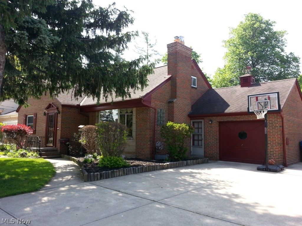 9415 West Moreland Road Parma, OH 44129 - Photo 4 of 25 Gallery Image 4