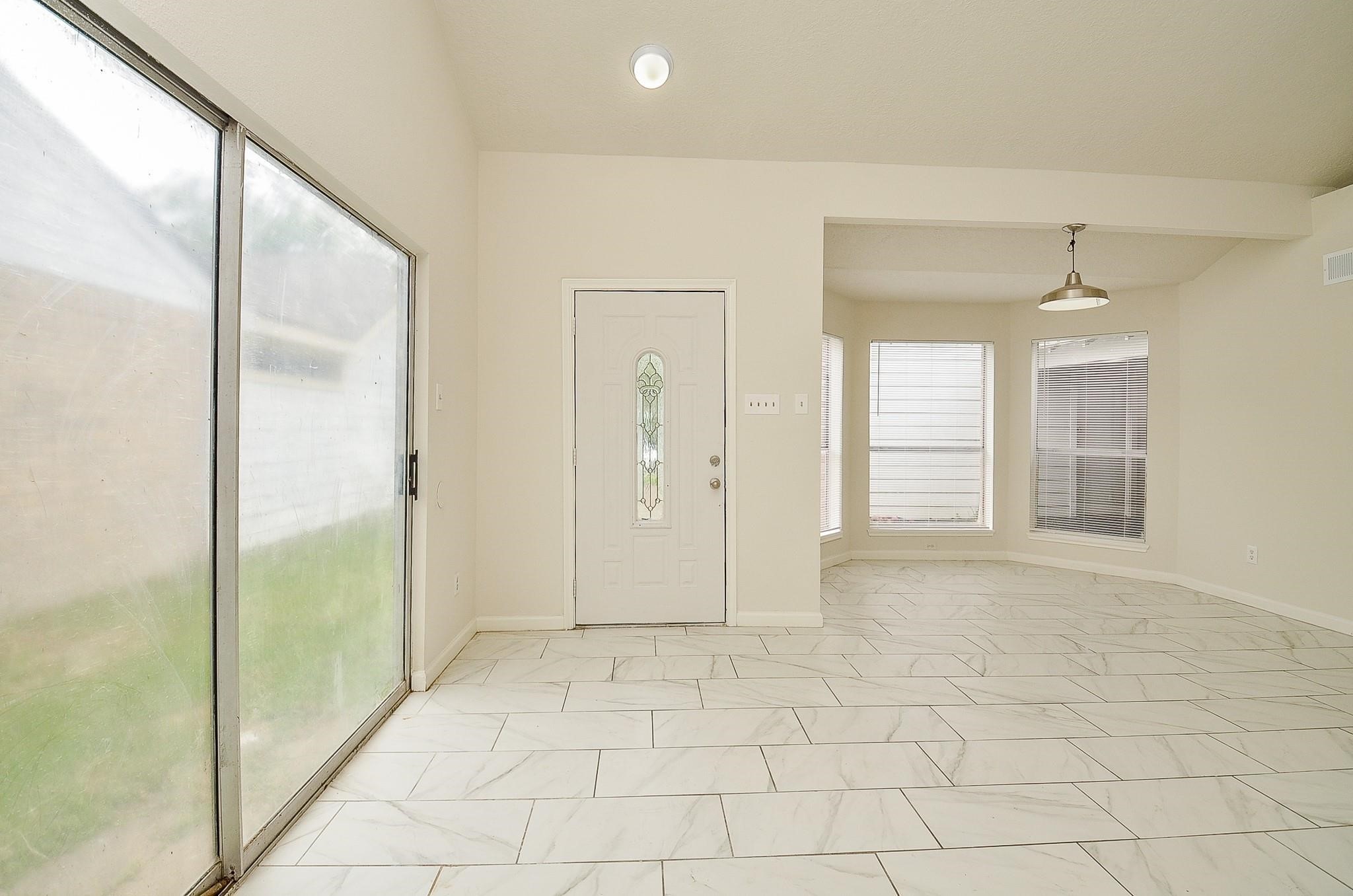11818 Spring Grove Drive Houston, TX 77099 - Photo 3 of 18 a view of an empty room