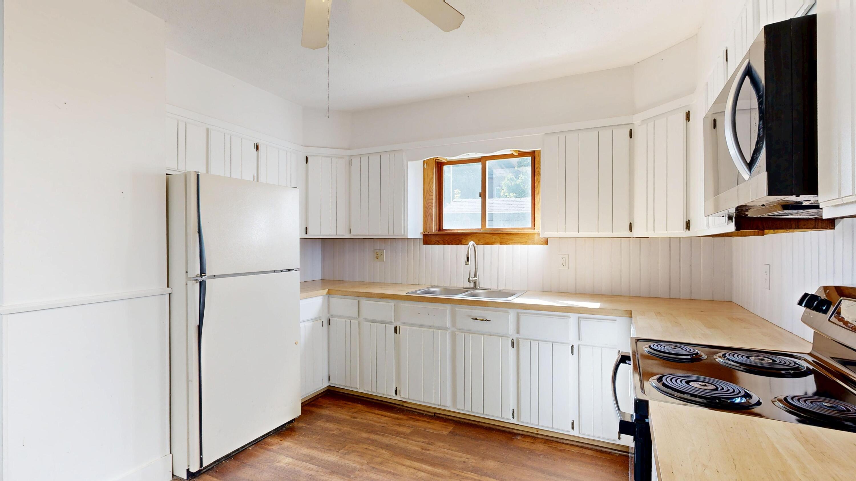 138 Spring Street Gardiner, ME 04345 - Photo 5 of 47 Kitchen