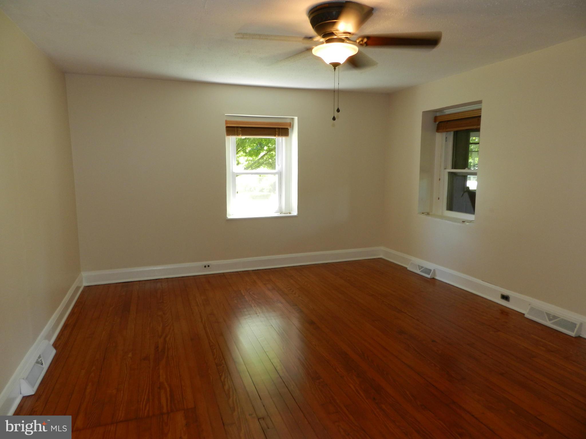 3325 Forge Hill Road Street, MD 21154 - Photo 14 of 30 Living Room