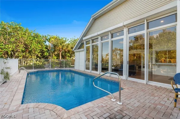 $2,250,000 | 4090 West Gulf Drive, Sanibel, FL 33957