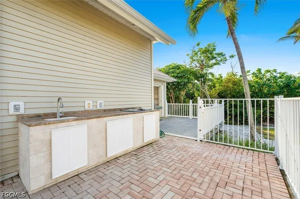 $2,250,000 | 4090 West Gulf Drive, Sanibel, FL 33957