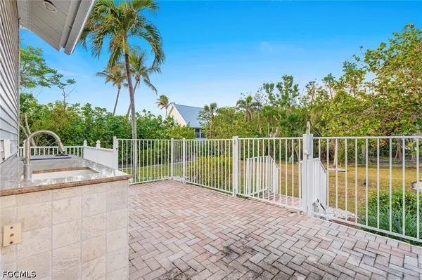 $2,250,000 | 4090 West Gulf Drive, Sanibel, FL 33957