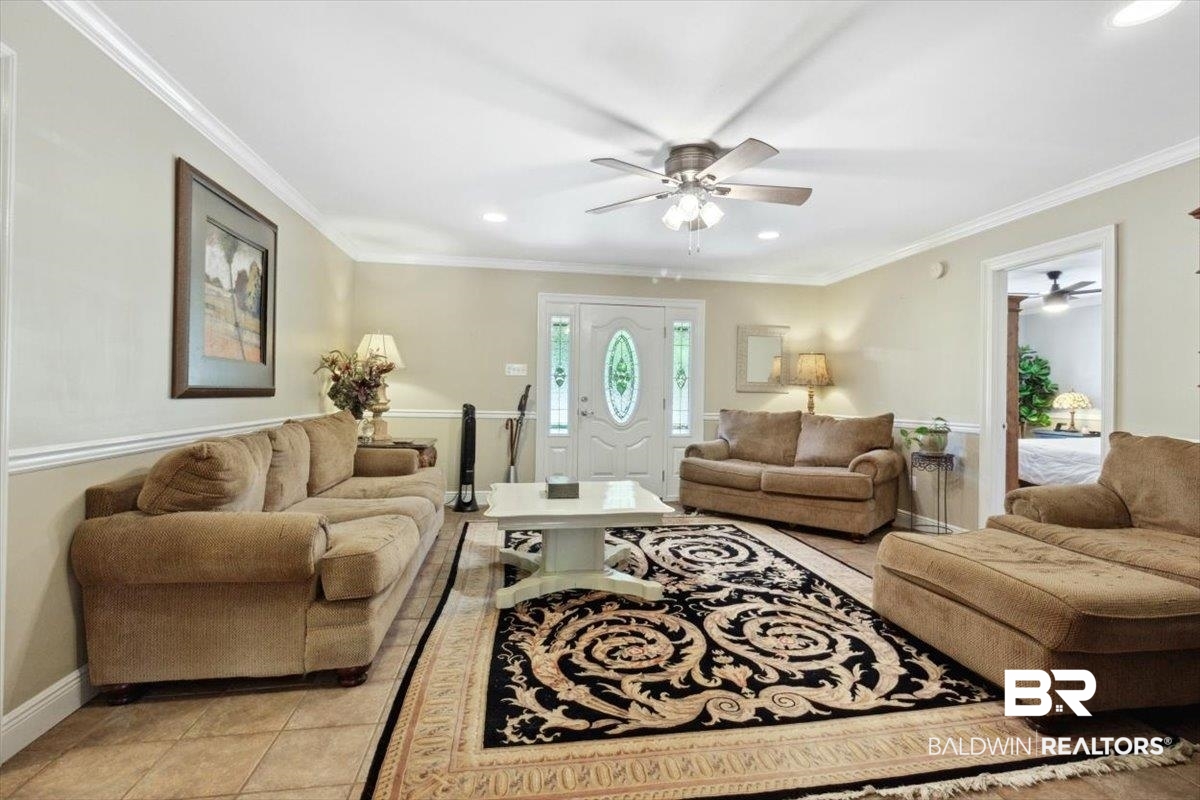 9830 Pineview Avenue Theodore, AL 36582 - Photo 7 of 54 Living Room